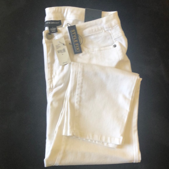 Lane Bryant White Capri - Picture 2 of 3